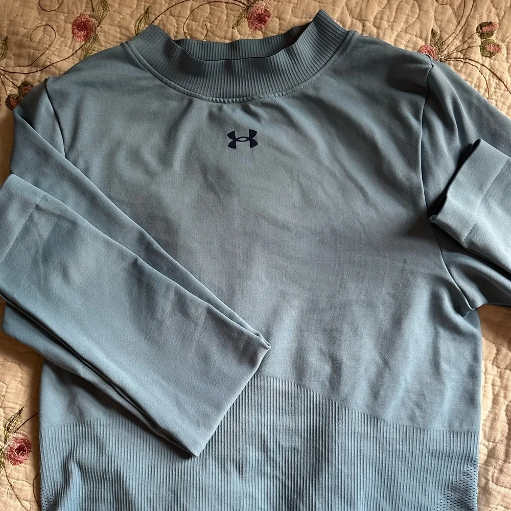 Under Armour Women's Bundle - Picture 6 of 7
